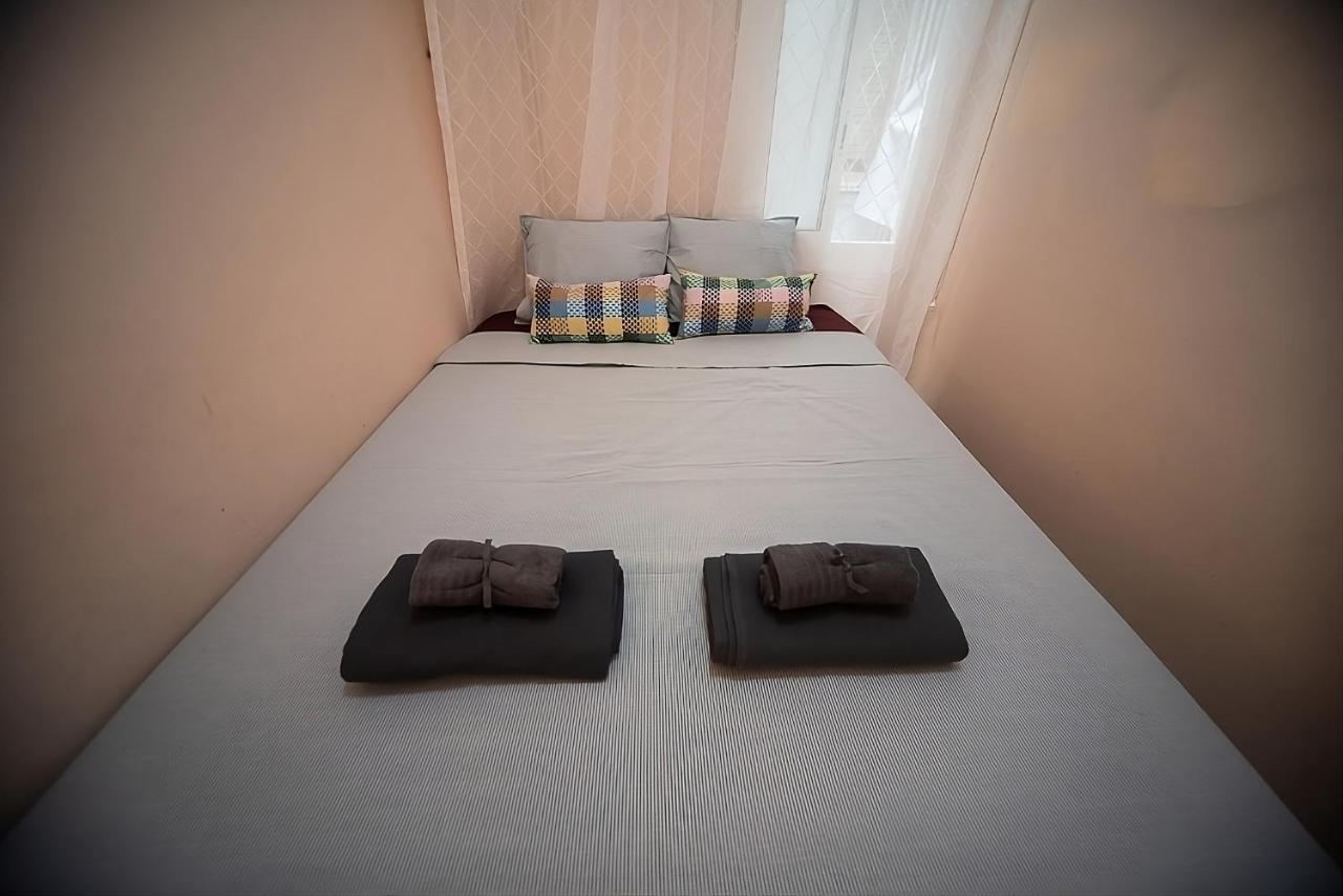 Traditional Rooms In Eixample Barcelona Exterior foto
